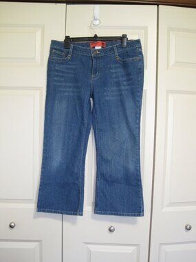 Mossimo Supply Co. Medium Blue Cropped capri Jeans